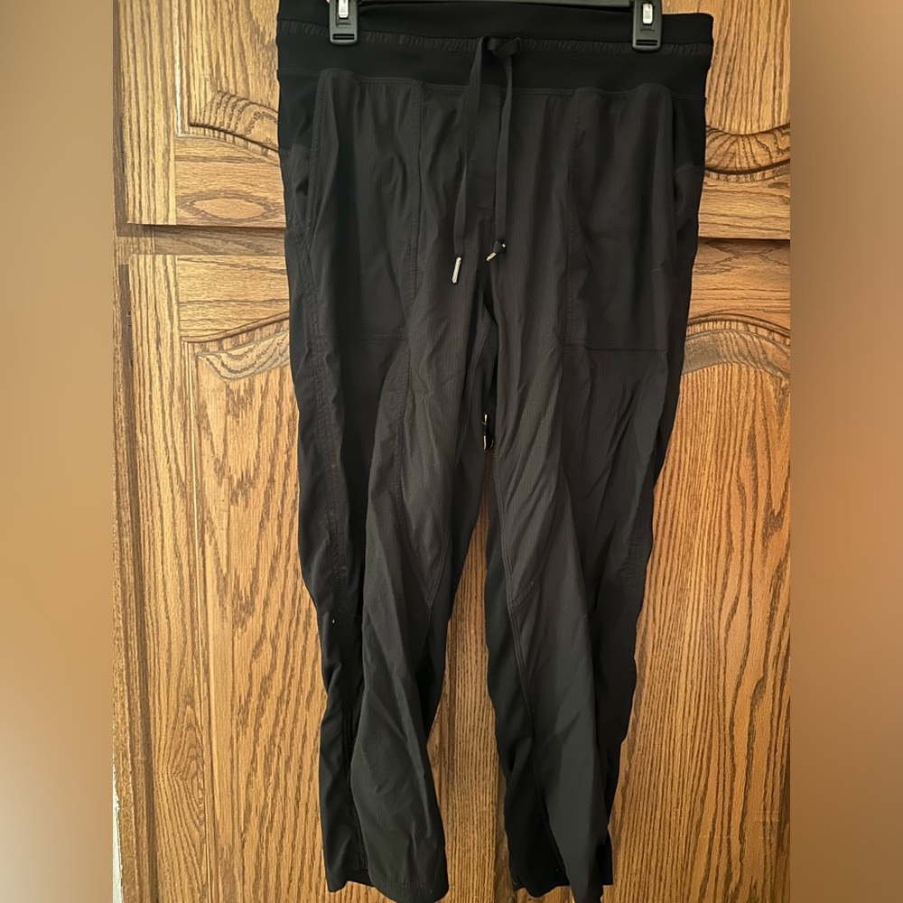 Lululemon Dance Studio Mid-Rise Jogger
Full Length